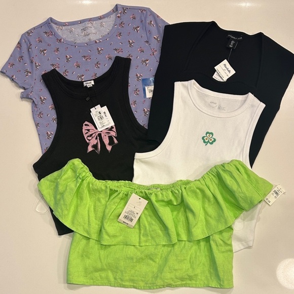 Tops - NWT CROP TOP BUNDLE, size large